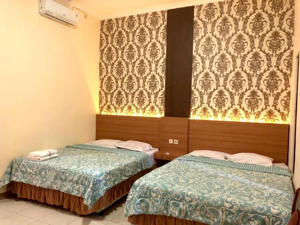Grafika Hotel Dan Resto Gombong  Exteriér fotografie