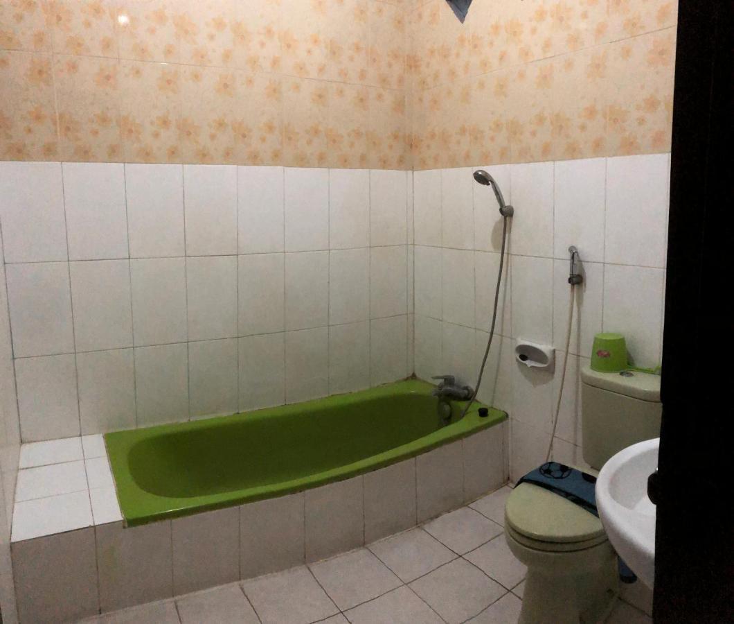 Grafika Hotel Dan Resto Gombong  Exteriér fotografie